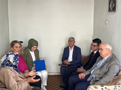 Kaymakamımız Sayın Sedat Sırrı Arısoy ve Eşi Aylin Arısoy'dan Hane Ziyareti